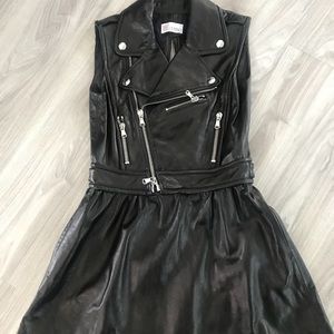 WOW!!! That is all I can say about this dress!!! I